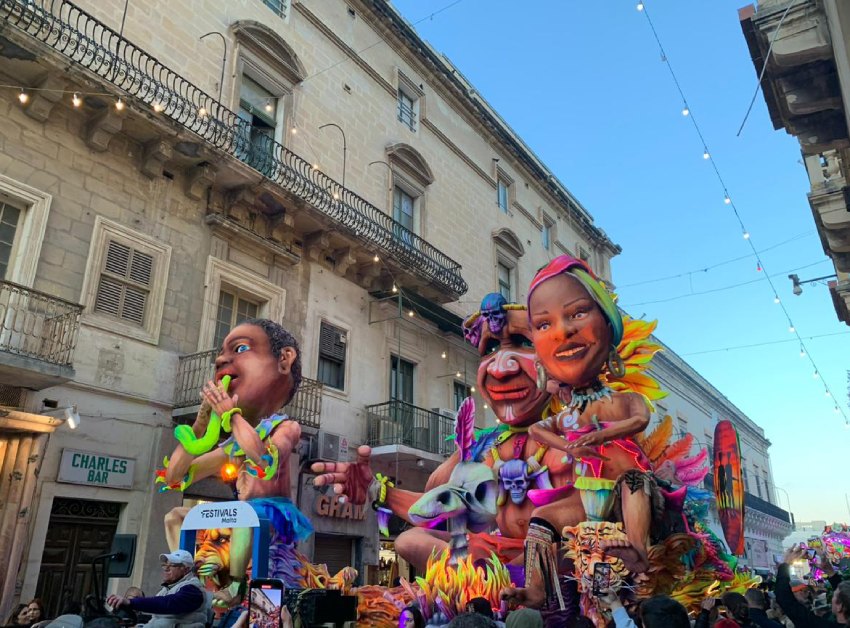 malta carnival float